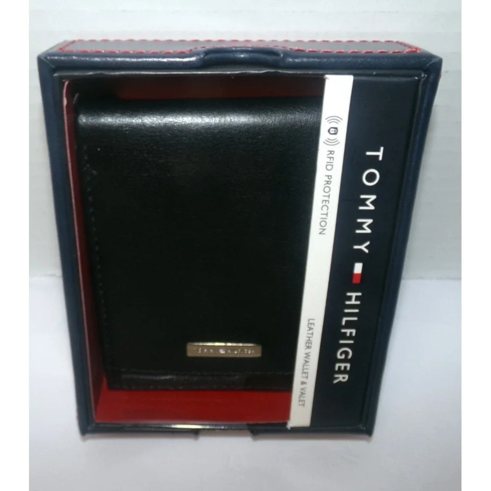 NIB Tommy Hilfiger Men's Bifold Leather Wallet~BLACK